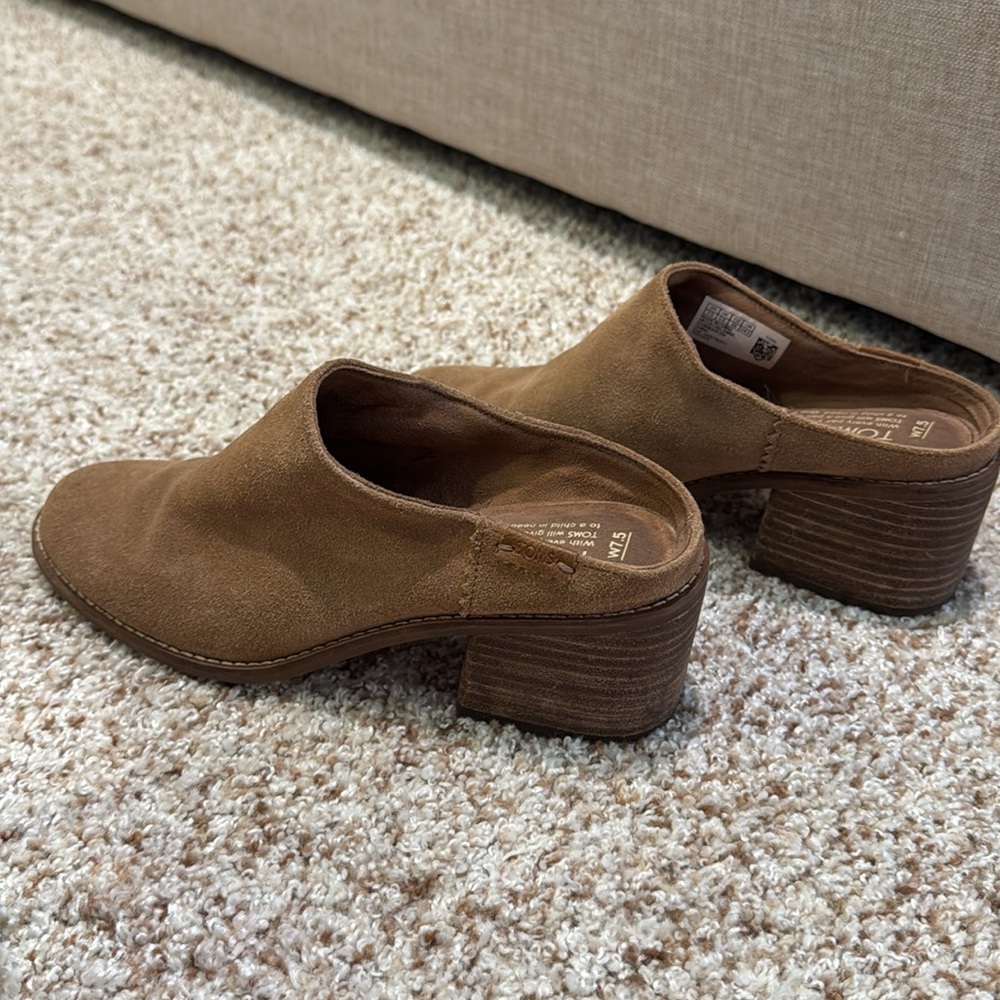Tom’s suede mules size 7.5 - Picture 4 of 4